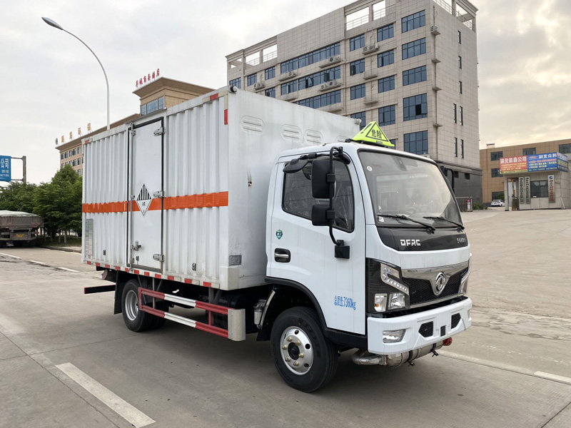 雜項(xiàng)危險(xiǎn)物品廂式運(yùn)輸車(chē)，廂式運(yùn)輸車(chē)，楚勝汽車(chē)集團(tuán)